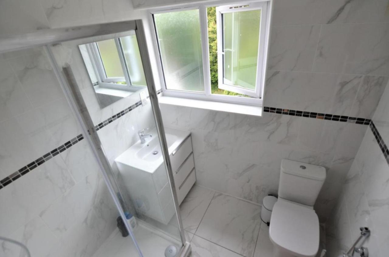 Double Bedroom With View To The Garden Oksford Zewnętrze zdjęcie